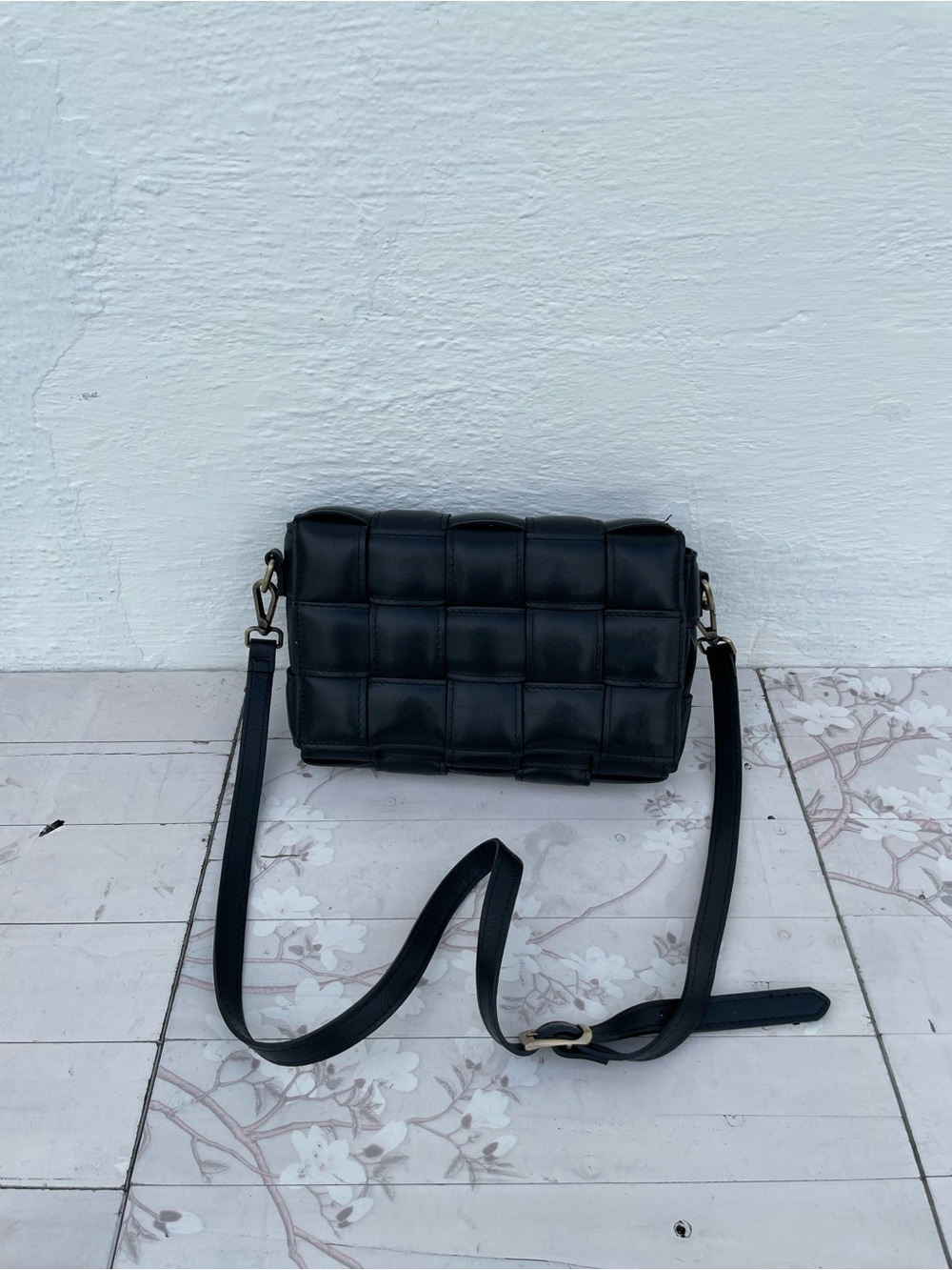 Padded Black Crossbody Bag with Adjustable Strap